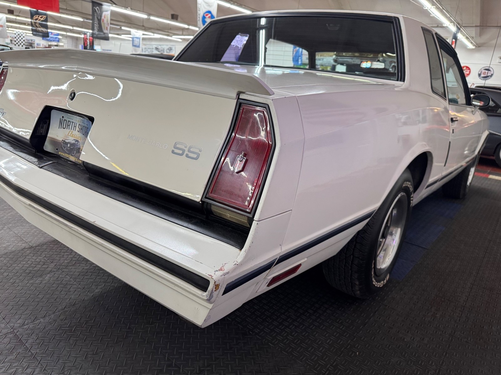 Chevrolet-Monte-Carlo-1984-Coupe-28