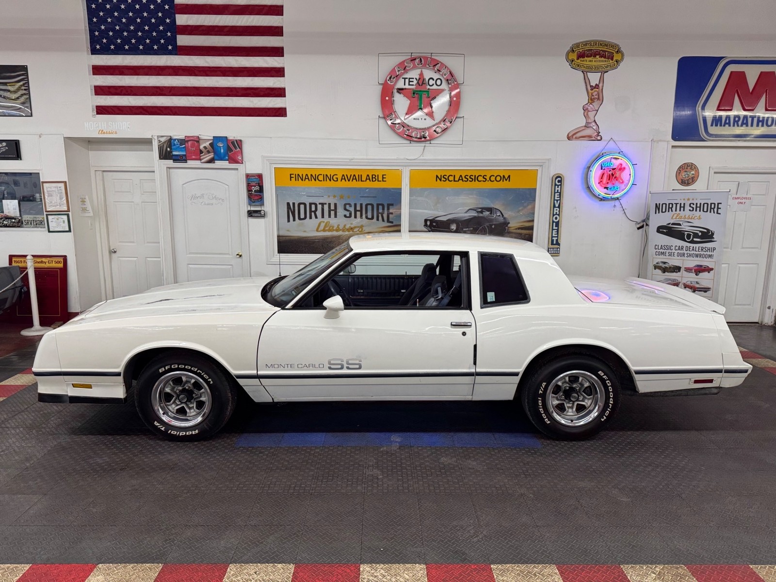 Chevrolet-Monte-Carlo-1984-Coupe-3