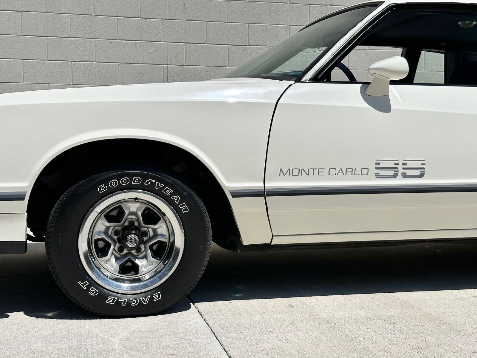 Chevrolet-Monte-Carlo-1984-Coupe-35