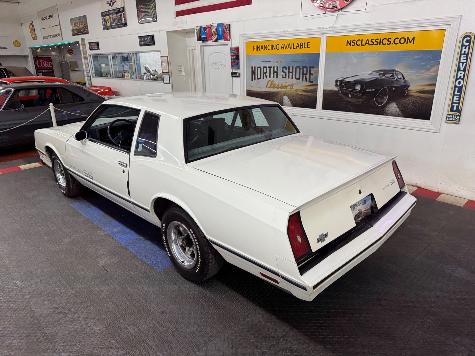 Chevrolet-Monte-Carlo-1984-Coupe-4