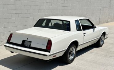 Chevrolet-Monte-Carlo-1984-Coupe-4