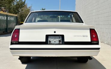 Chevrolet-Monte-Carlo-1984-Coupe-5