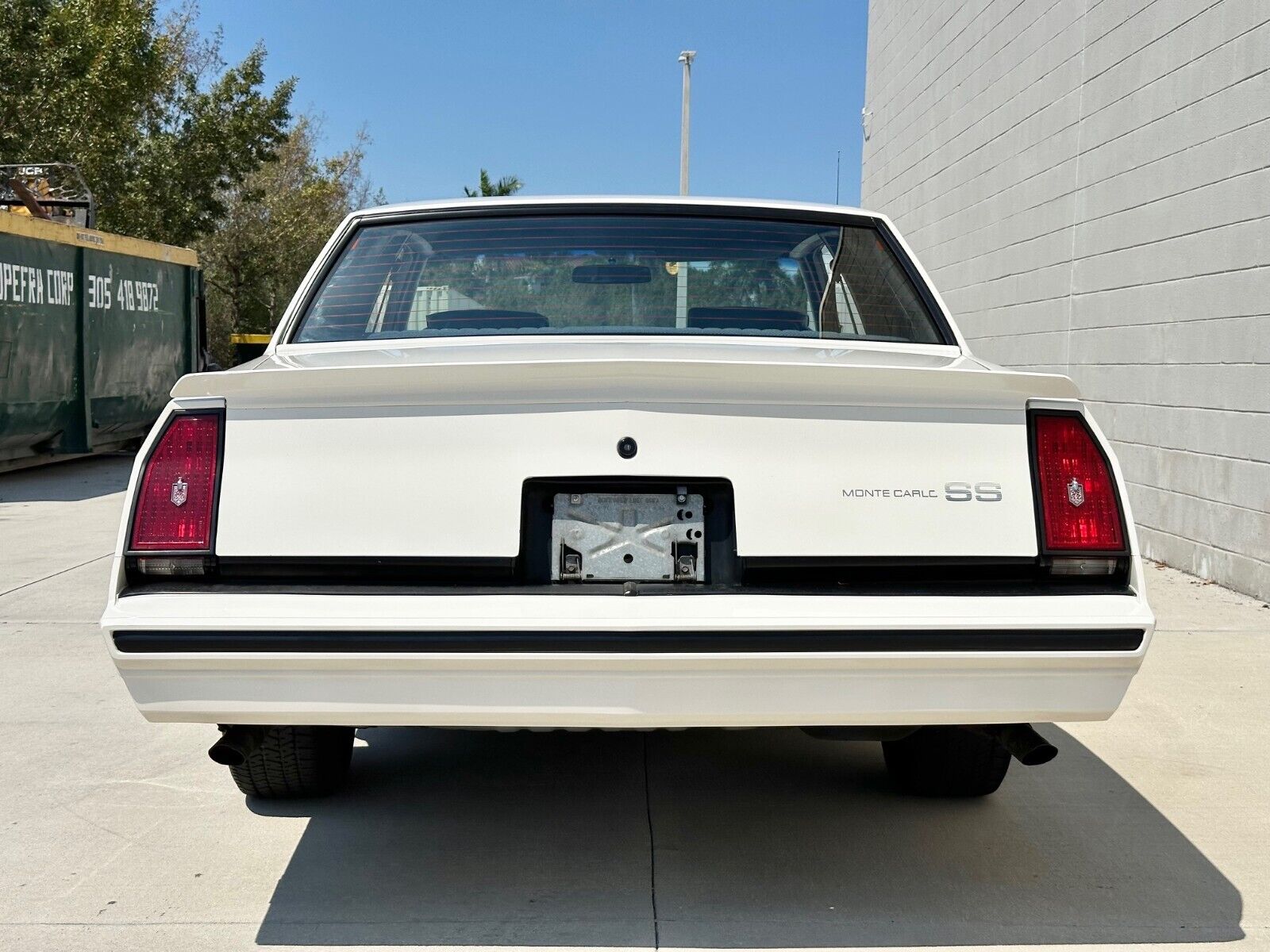 Chevrolet-Monte-Carlo-1984-Coupe-5