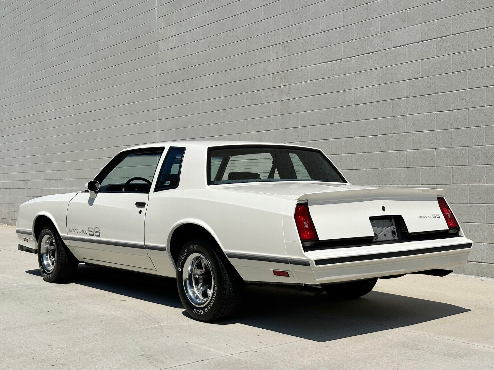 Chevrolet-Monte-Carlo-1984-Coupe-7