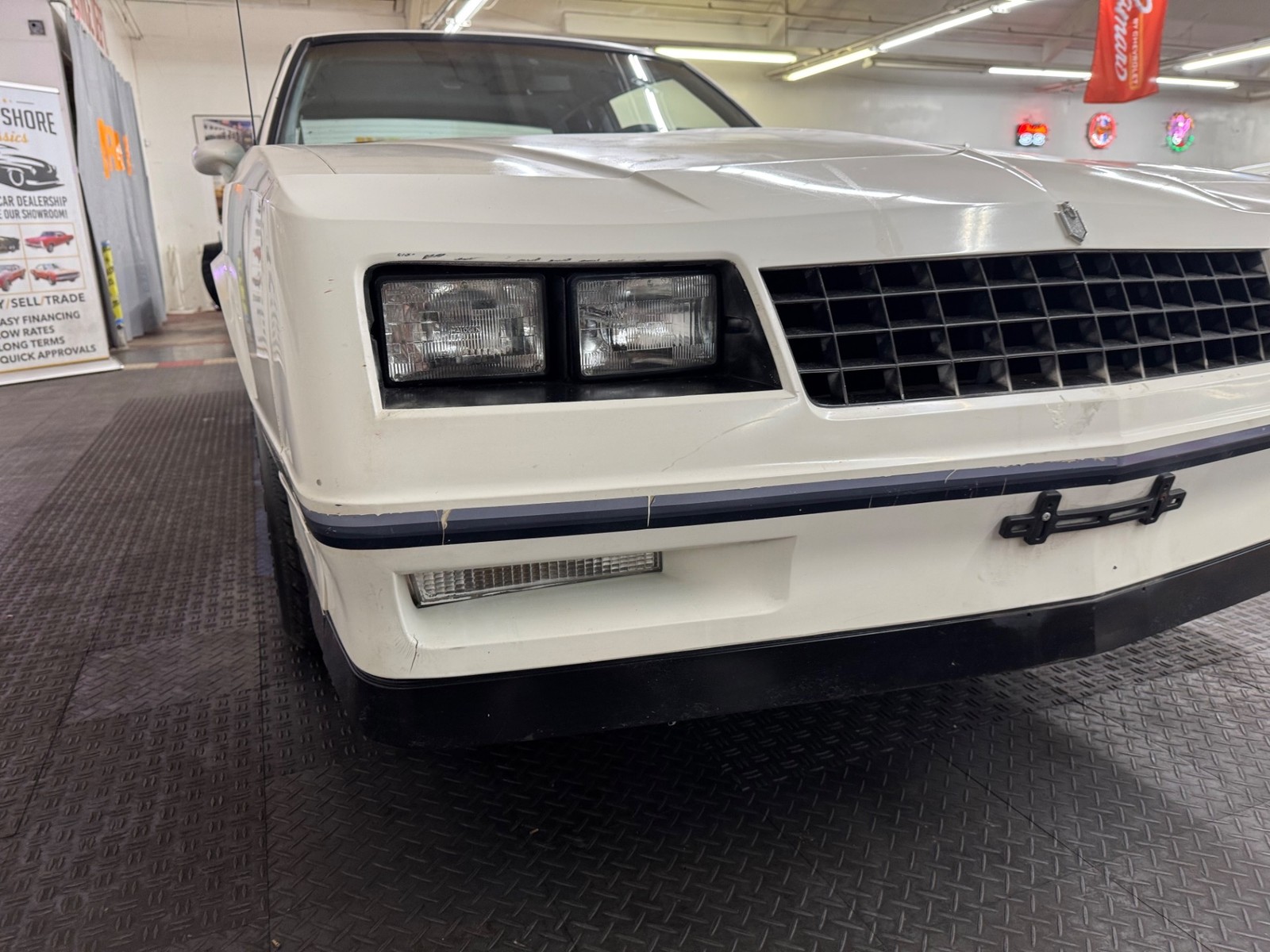 Chevrolet-Monte-Carlo-1984-Coupe-8