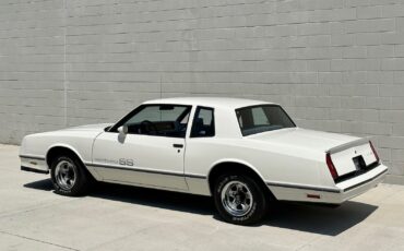 Chevrolet-Monte-Carlo-1984-Coupe-8