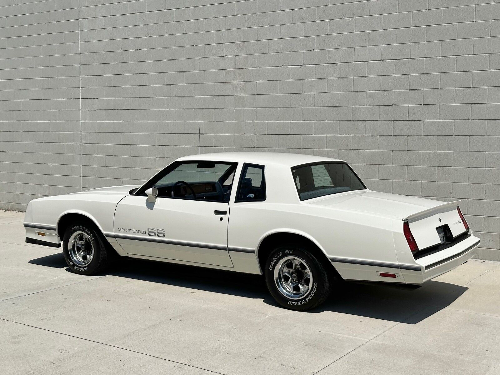 Chevrolet-Monte-Carlo-1984-Coupe-8
