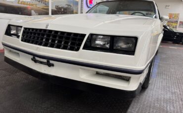 Chevrolet-Monte-Carlo-1984-Coupe-9