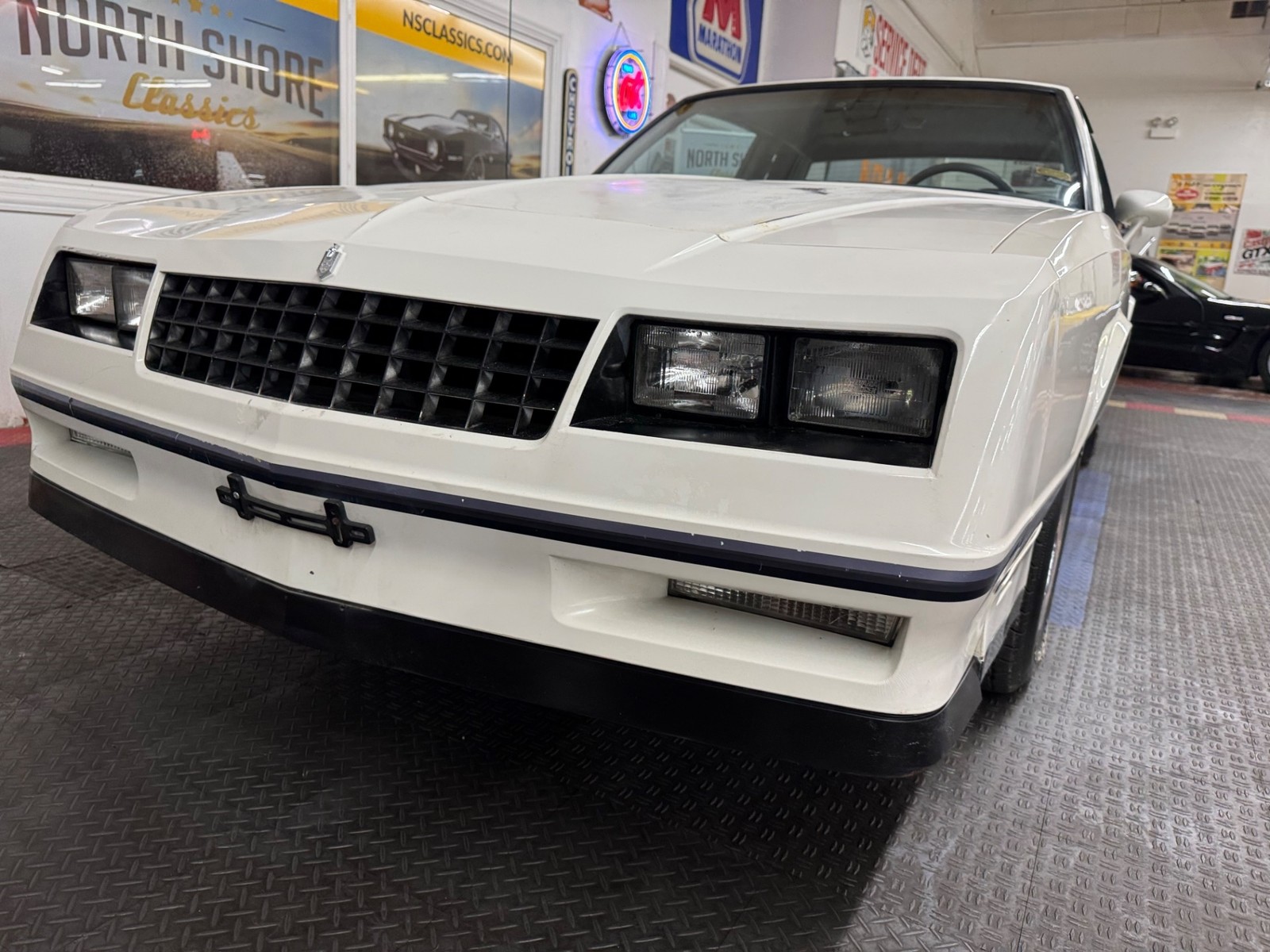 Chevrolet-Monte-Carlo-1984-Coupe-9
