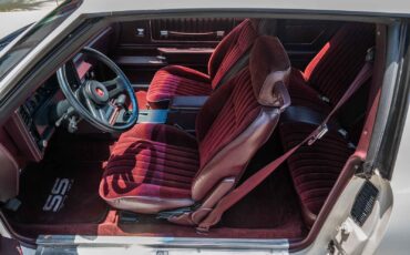 Chevrolet-Monte-Carlo-1985-2-Door-11