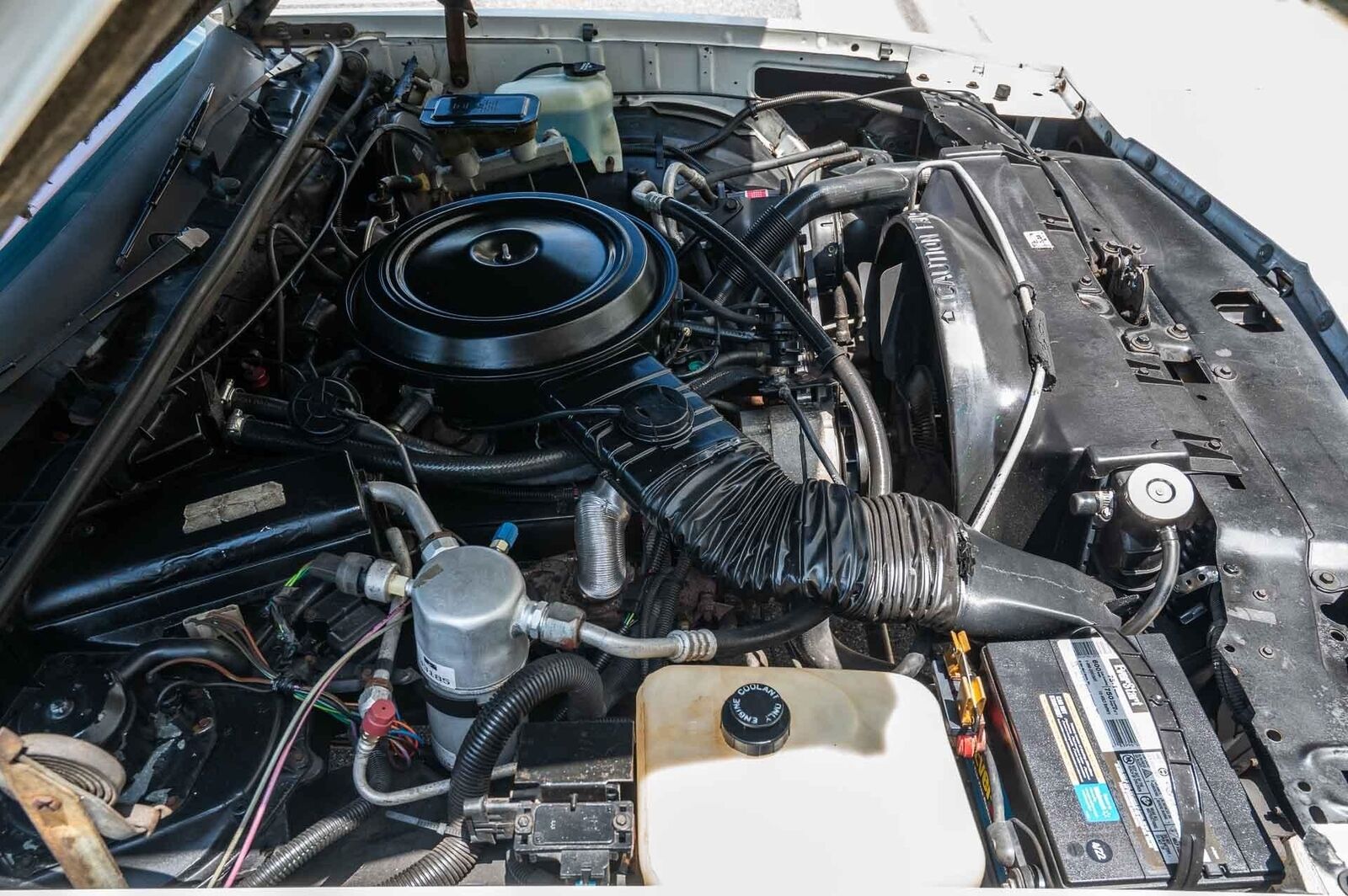 Chevrolet-Monte-Carlo-1985-2-Door-18