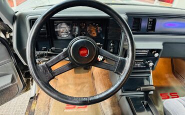 Chevrolet-Monte-Carlo-1985-Coupe-31