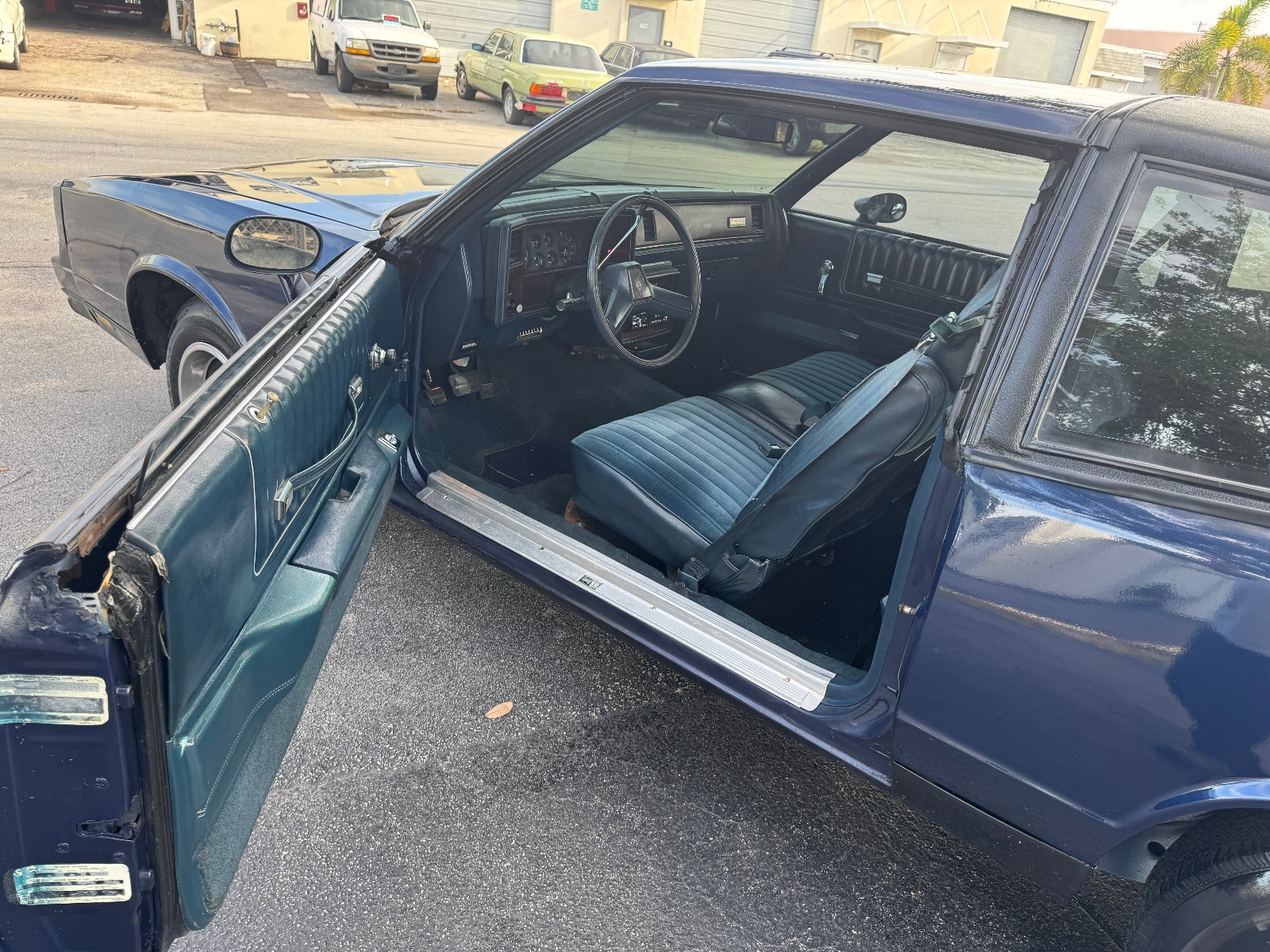 Chevrolet-Monte-Carlo-1985-Coupe-7