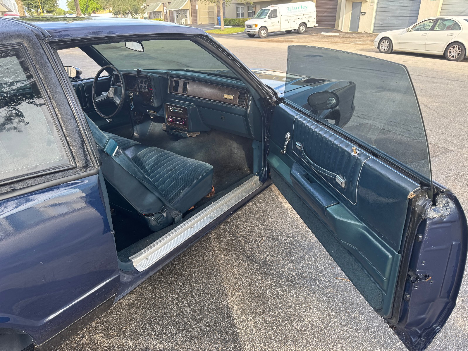 Chevrolet-Monte-Carlo-1985-Coupe-8