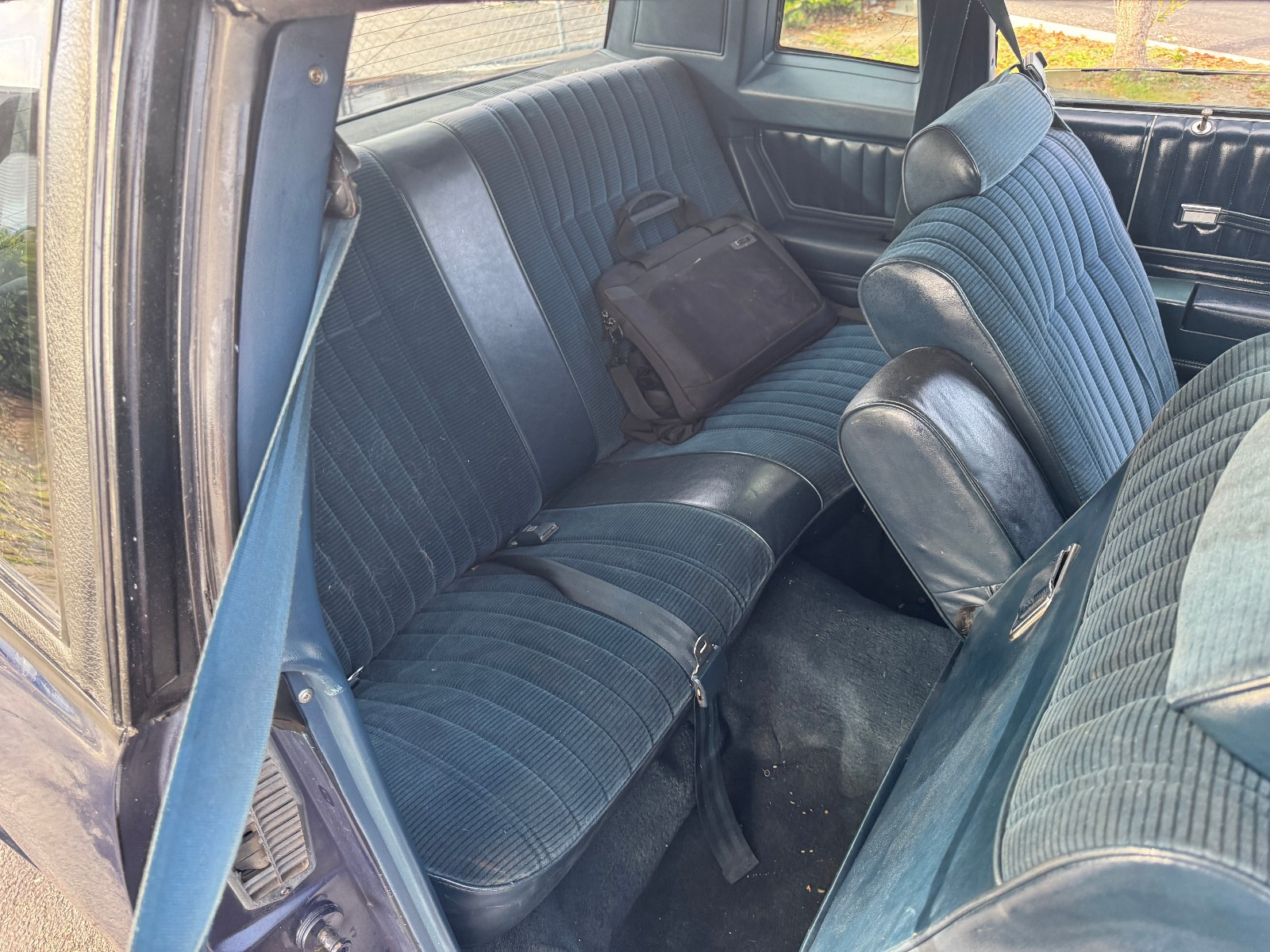 Chevrolet-Monte-Carlo-1985-Coupe-9