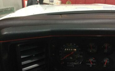 Chevrolet-Monte-Carlo-1987-Coupe-3