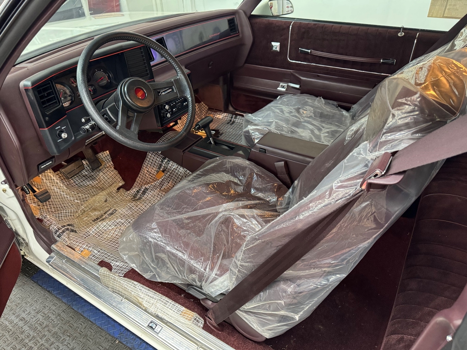 Chevrolet-Monte-Carlo-1988-Coupe-14