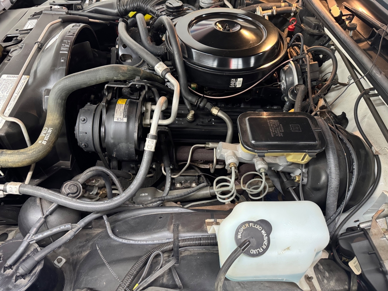 Chevrolet-Monte-Carlo-1988-Coupe-20