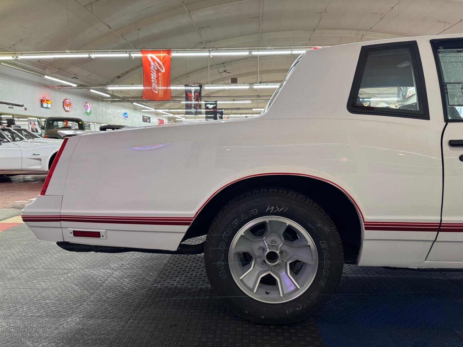 Chevrolet-Monte-Carlo-1988-Coupe-25