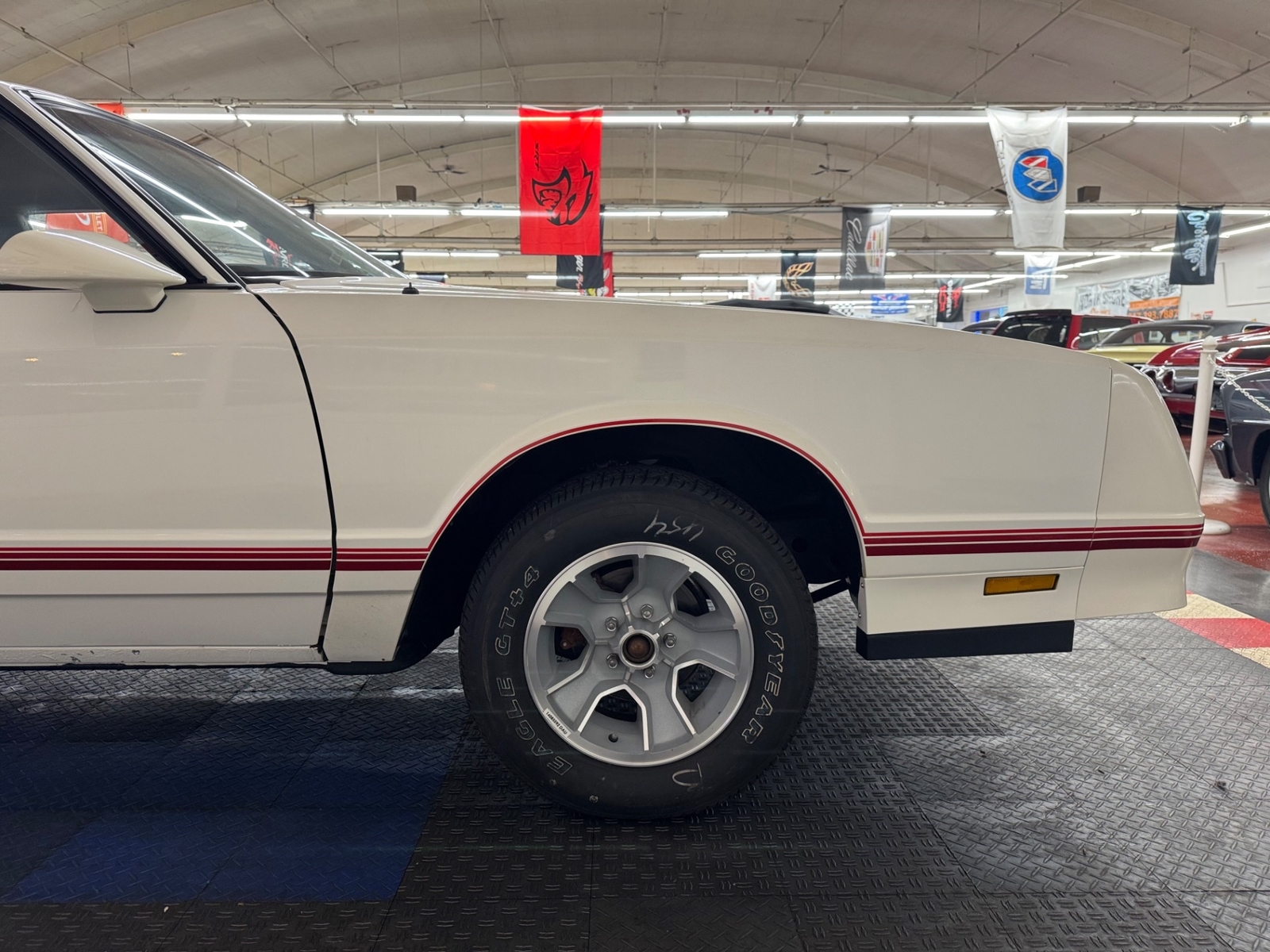 Chevrolet-Monte-Carlo-1988-Coupe-27