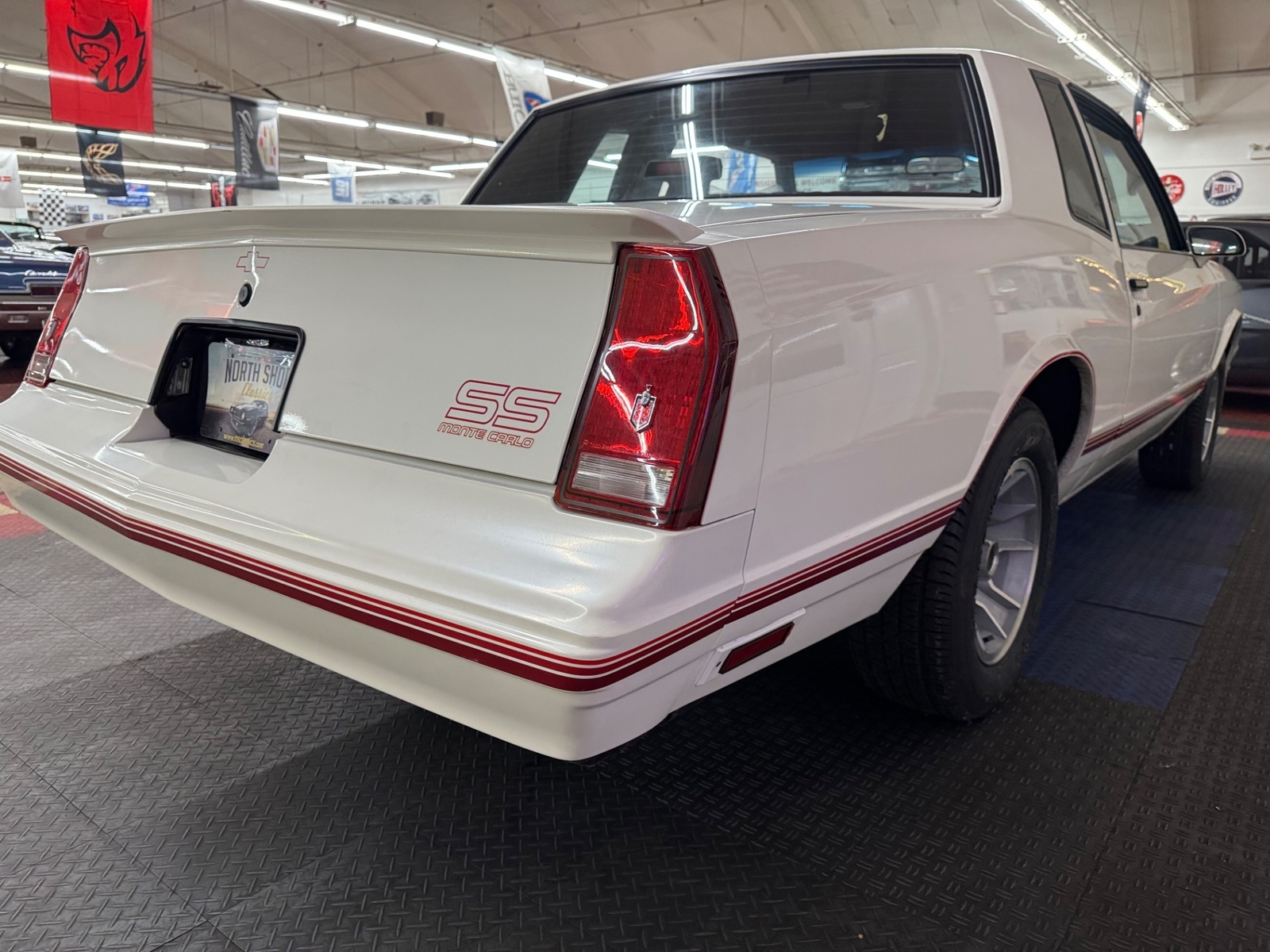 Chevrolet-Monte-Carlo-1988-Coupe-28