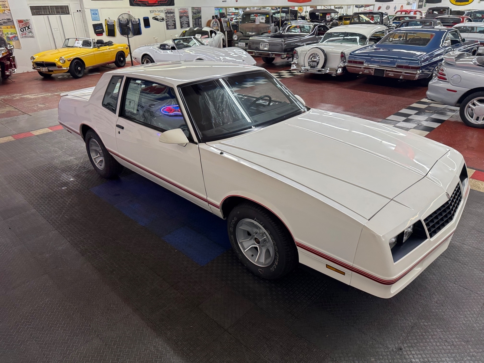 Chevrolet-Monte-Carlo-1988-Coupe-30