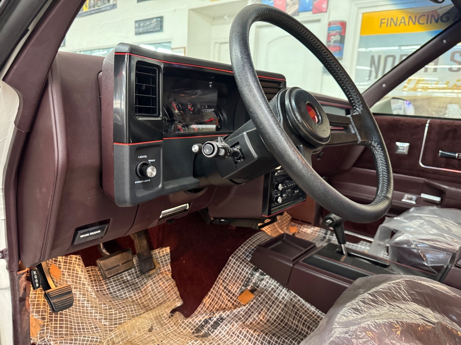 Chevrolet-Monte-Carlo-1988-Coupe-36