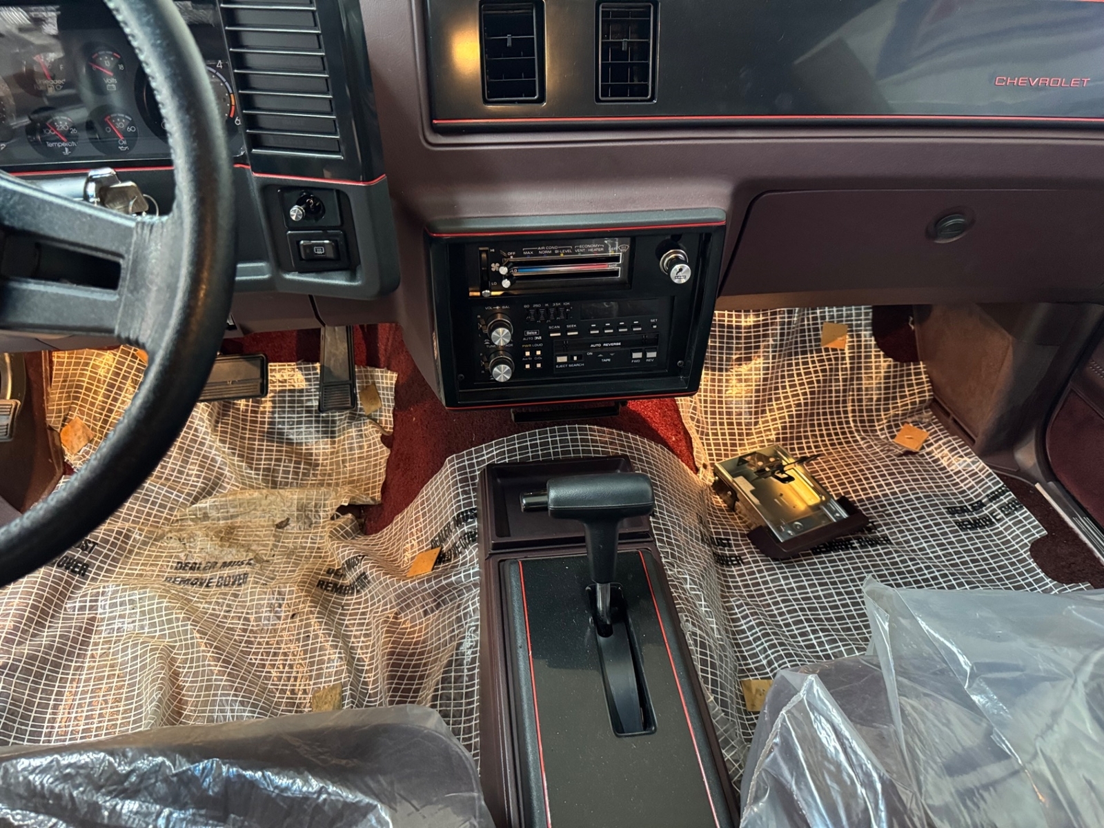 Chevrolet-Monte-Carlo-1988-Coupe-37
