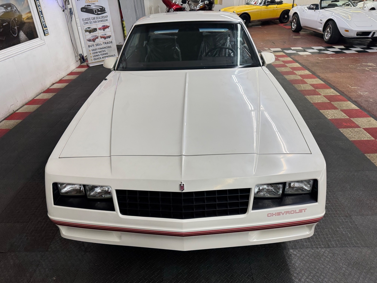 Chevrolet-Monte-Carlo-1988-Coupe-4
