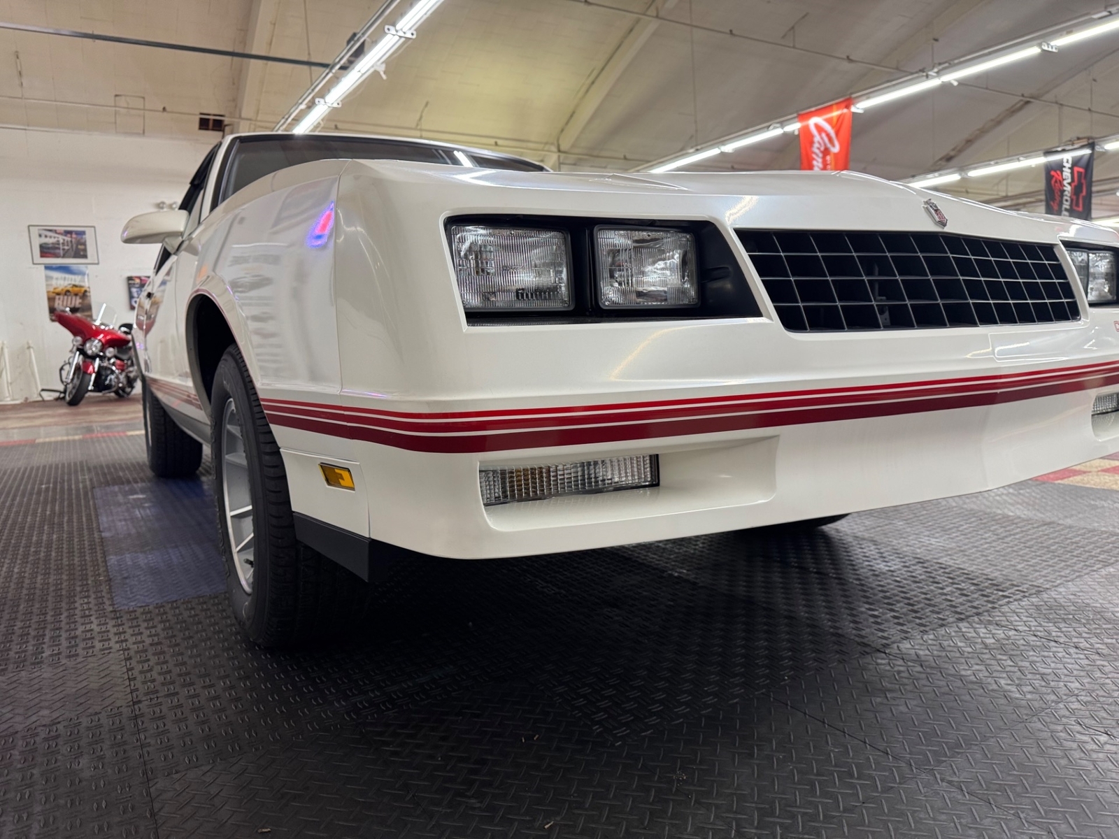 Chevrolet-Monte-Carlo-1988-Coupe-7