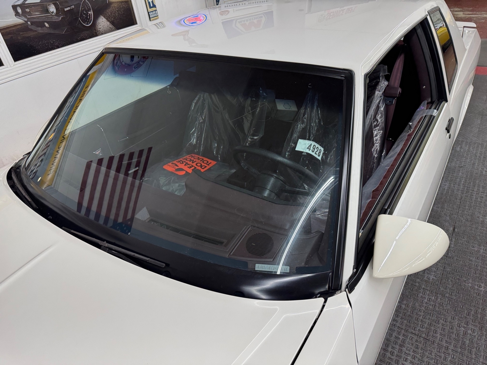Chevrolet-Monte-Carlo-1988-Coupe-9