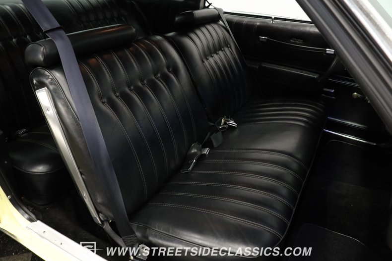 Chevrolet-Monte-carlo-1976-Cream-Gold-Black-24