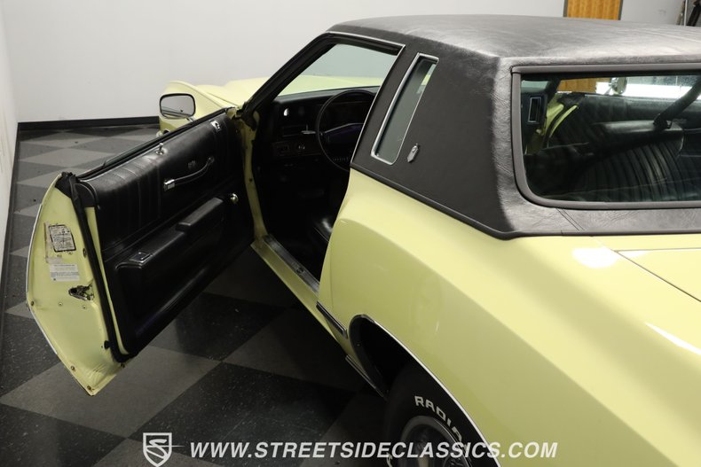 Chevrolet-Monte-carlo-1976-Cream-Gold-Black-47