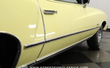 Chevrolet-Monte-carlo-1976-Cream-Gold-Black-5