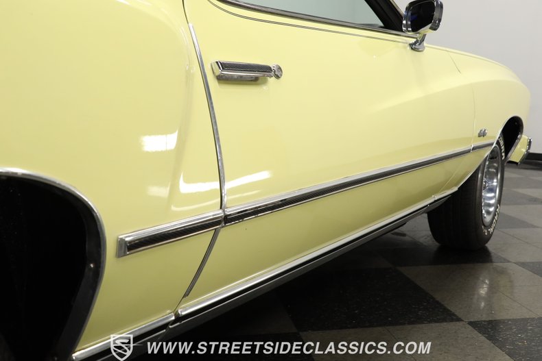 Chevrolet-Monte-carlo-1976-Cream-Gold-Black-5