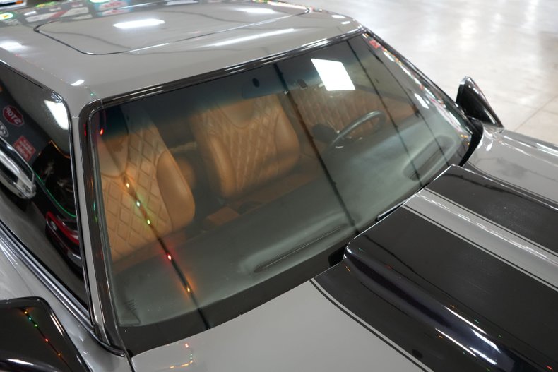 Chevrolet-Monte-carlo-1976-Gray-Tan-37