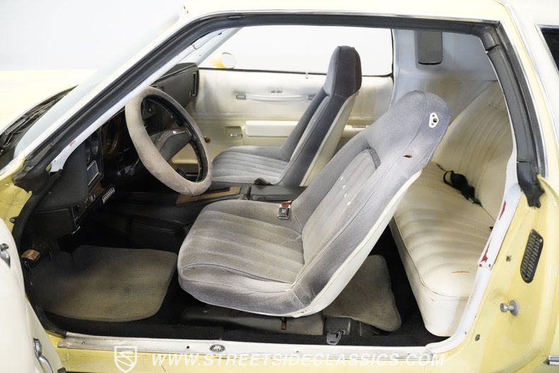Chevrolet-Monte-carlo-1976-Yellow-White-1