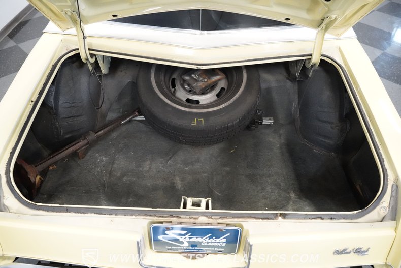 Chevrolet-Monte-carlo-1976-Yellow-White-20