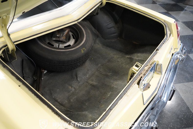 Chevrolet-Monte-carlo-1976-Yellow-White-22