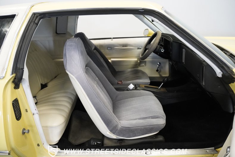 Chevrolet-Monte-carlo-1976-Yellow-White-42