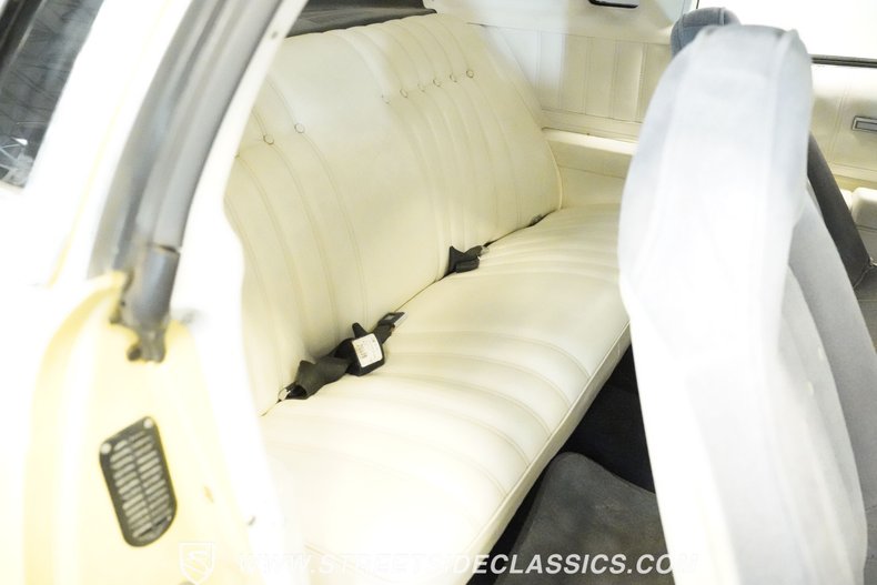 Chevrolet-Monte-carlo-1976-Yellow-White-45