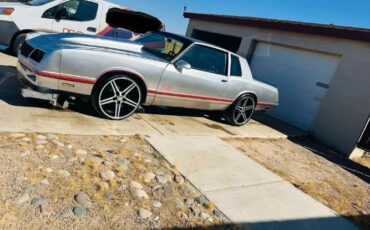Chevrolet-Monte-carlo-1982-Silver-Black