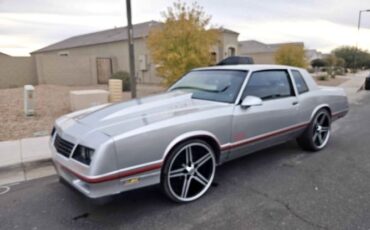 Chevrolet-Monte-carlo-1982-Silver-Black-9