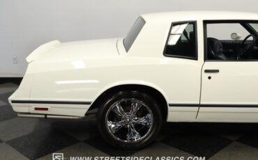 Chevrolet-Monte-carlo-1984-White-Light-Blue-10