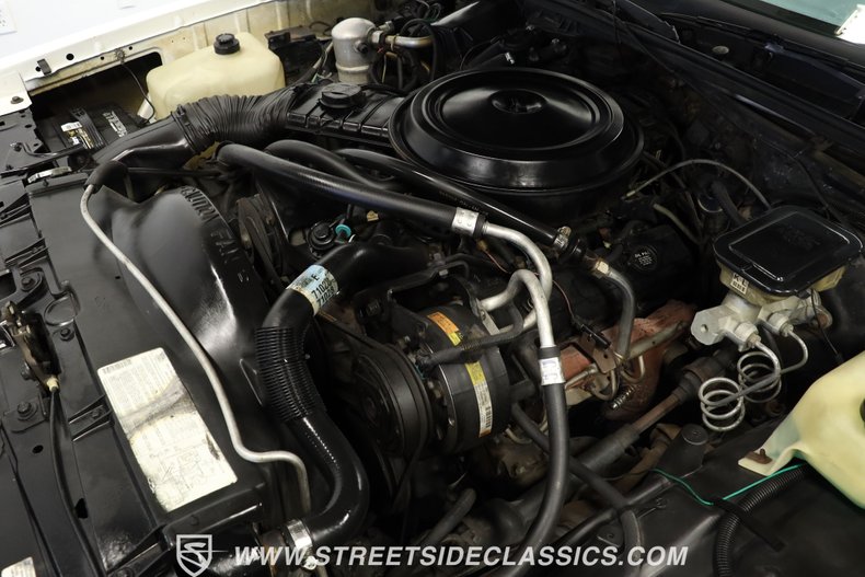 Chevrolet-Monte-carlo-1984-White-Light-Blue-13