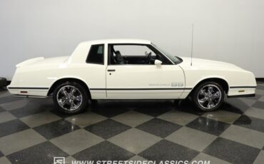 Chevrolet-Monte-carlo-1984-White-Light-Blue-14