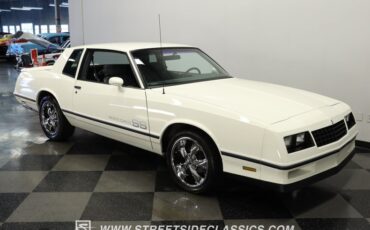 Chevrolet-Monte-carlo-1984-White-Light-Blue-15