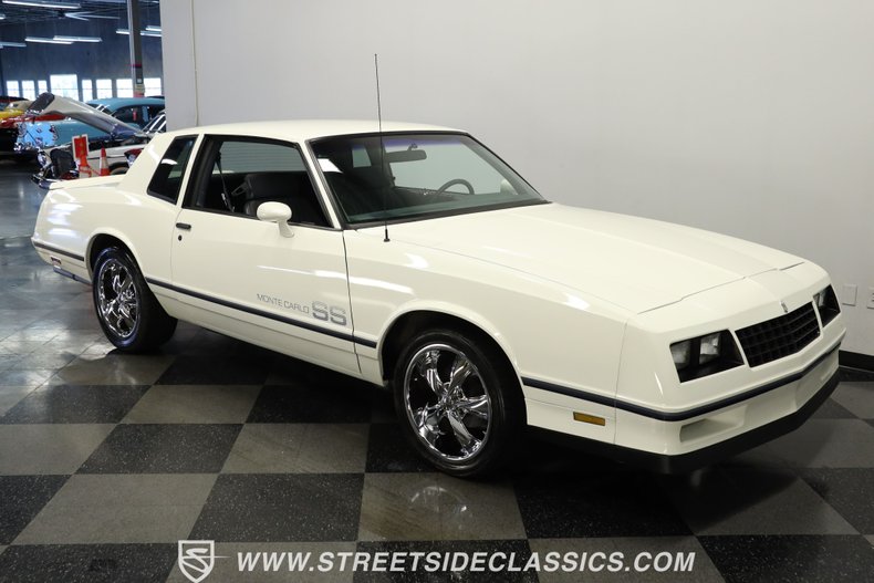 Chevrolet-Monte-carlo-1984-White-Light-Blue-15