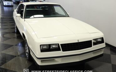Chevrolet-Monte-carlo-1984-White-Light-Blue-16