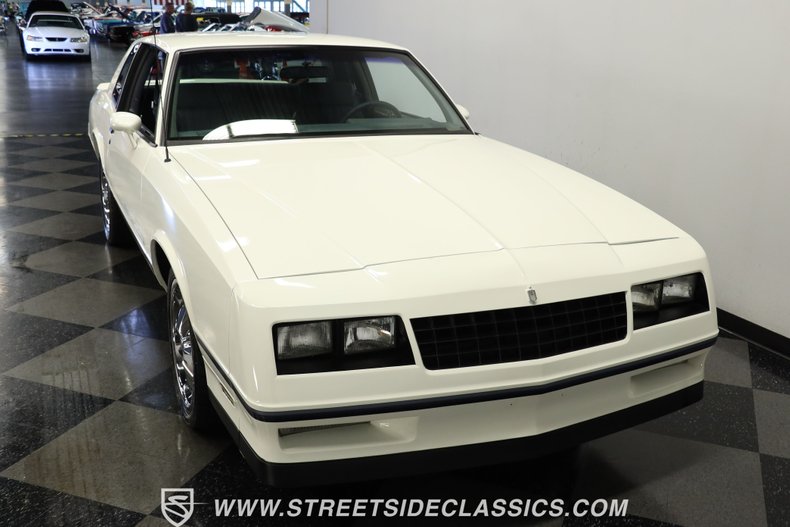 Chevrolet-Monte-carlo-1984-White-Light-Blue-16